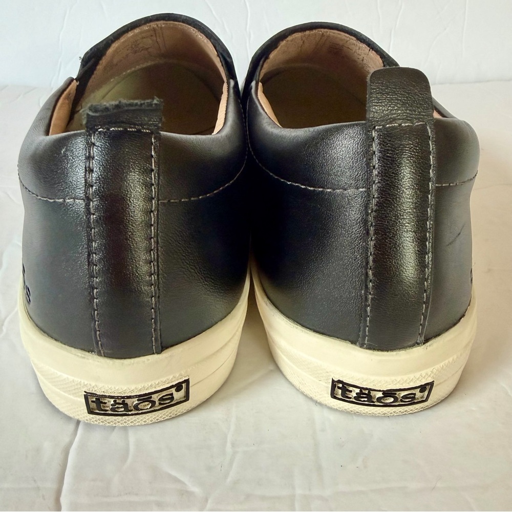 Taos Women's Twin Gore Lux Leather Slip On Sneaker in Black. Sz 9 - Picture 6 of 9